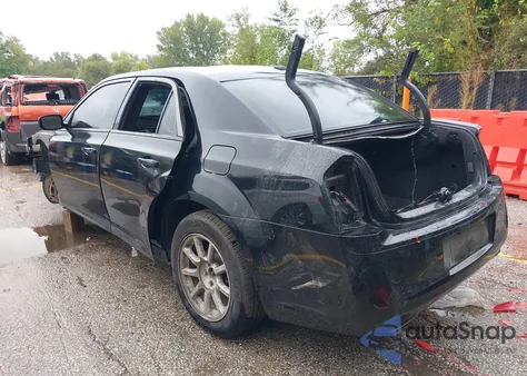 2013 Chrysler 300C John Varvatos Limited Edition из США, поврежденный, VIN 2C3CCADT6DH740978